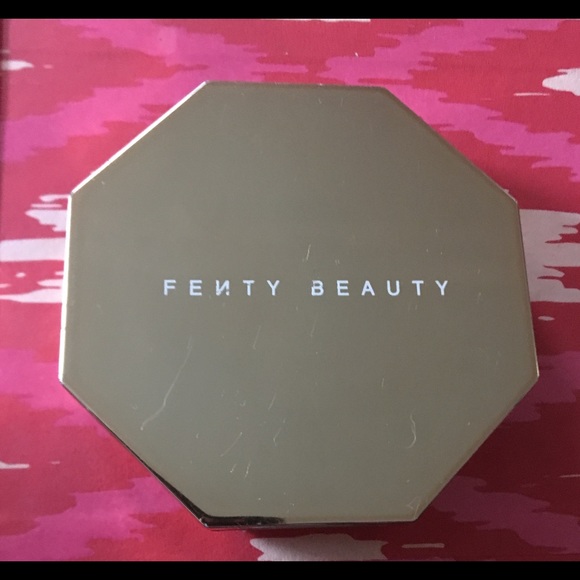 Fenty beauty bronzer - Picture 2 of 3